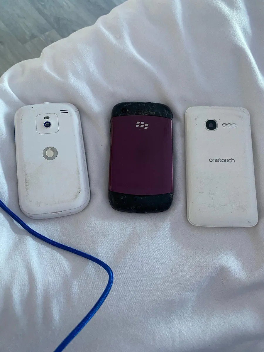 Phones - Image 3
