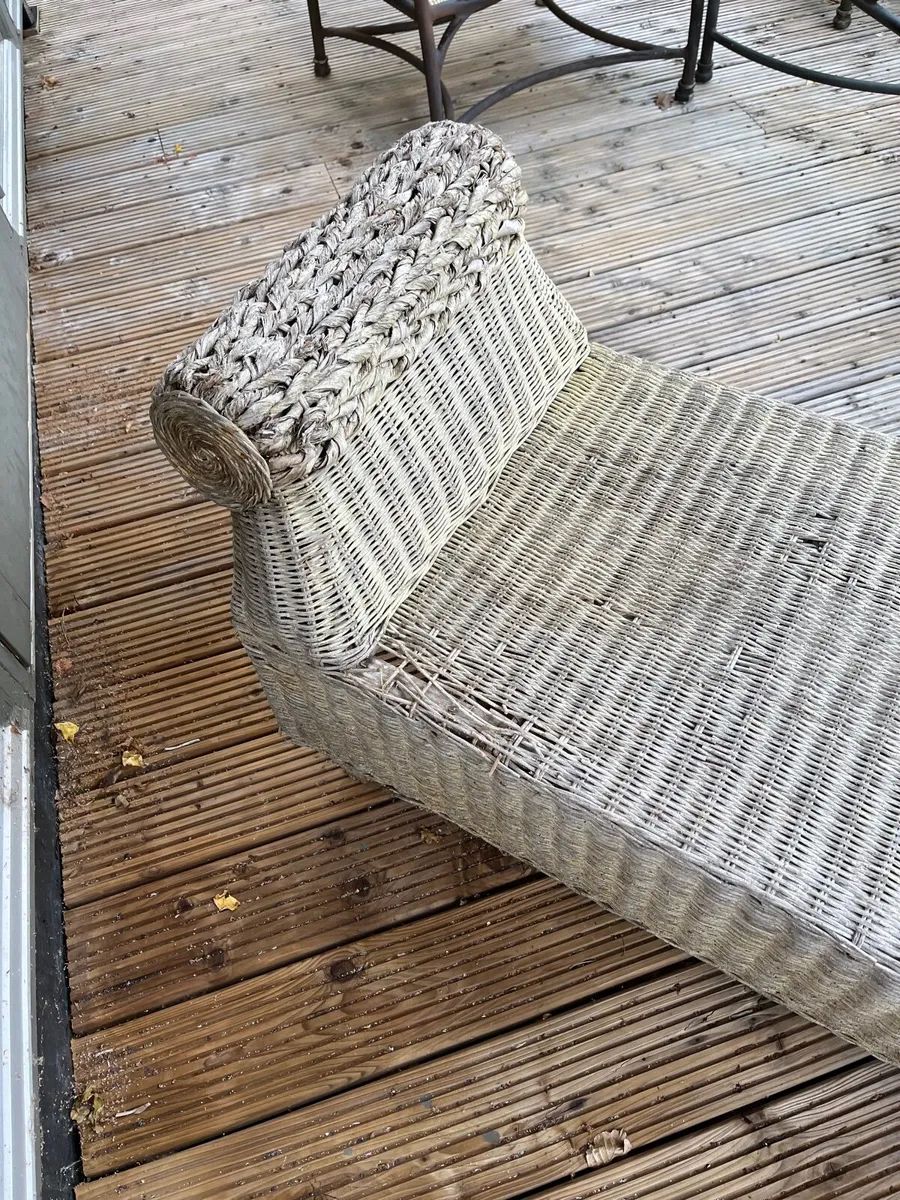 Wicker bench for free - Image 4