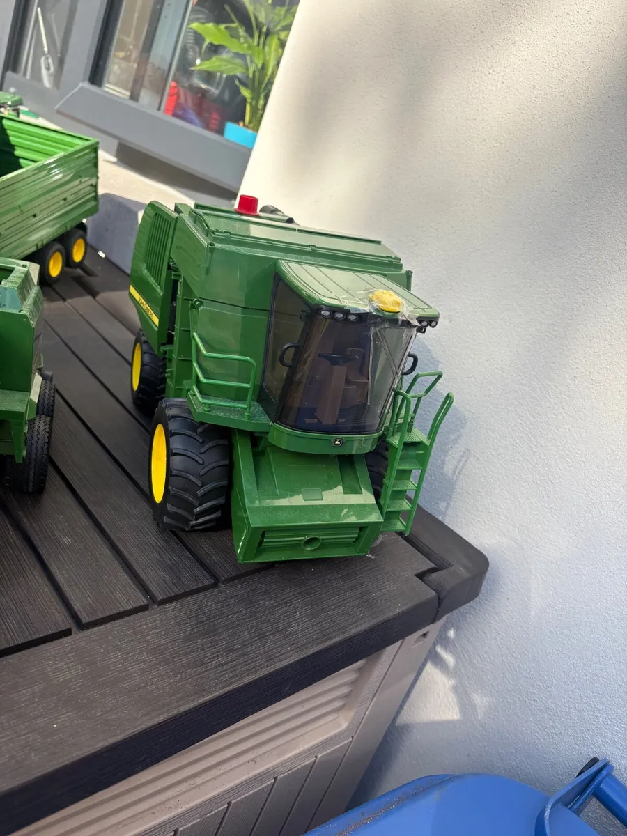 Tractors - Image 2