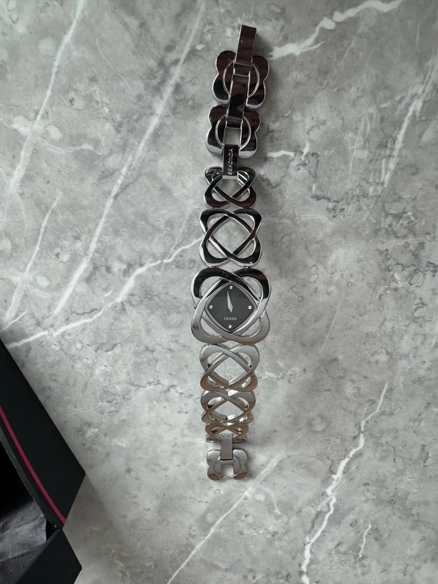 Women watch - Image 4