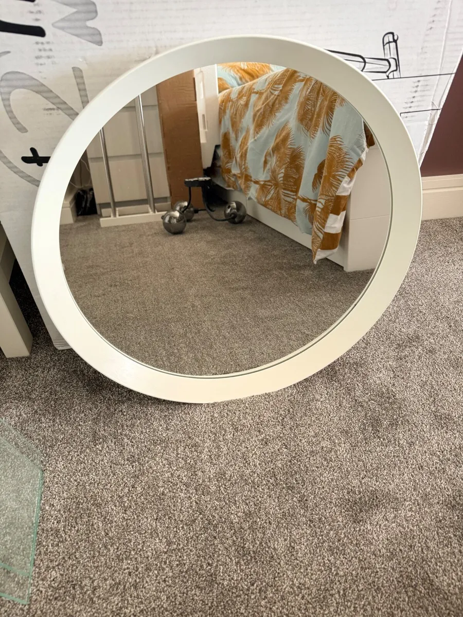 Light, mirror and bathroom cabinet - Image 1