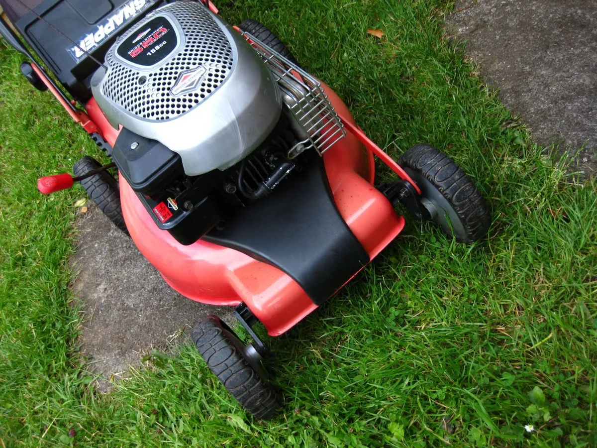 SNAPPER Briggs&Stratton 4.5HP Quality Petrol Mower - Image 4