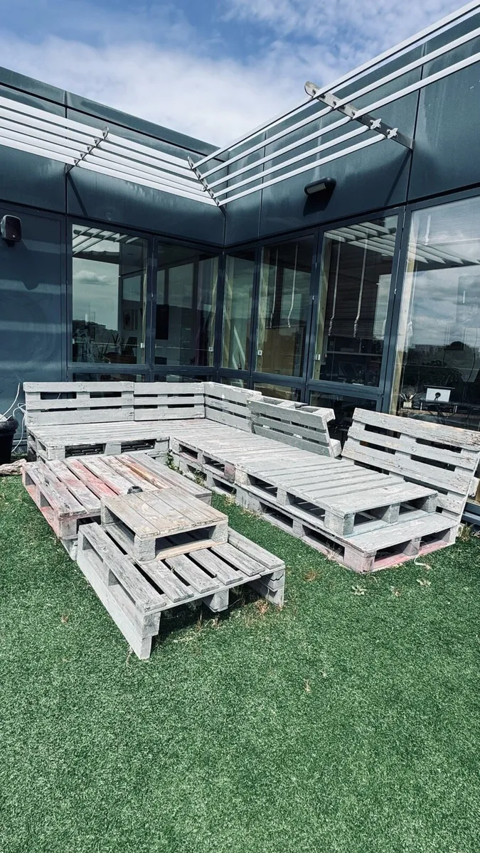 Garden seat - Image 1