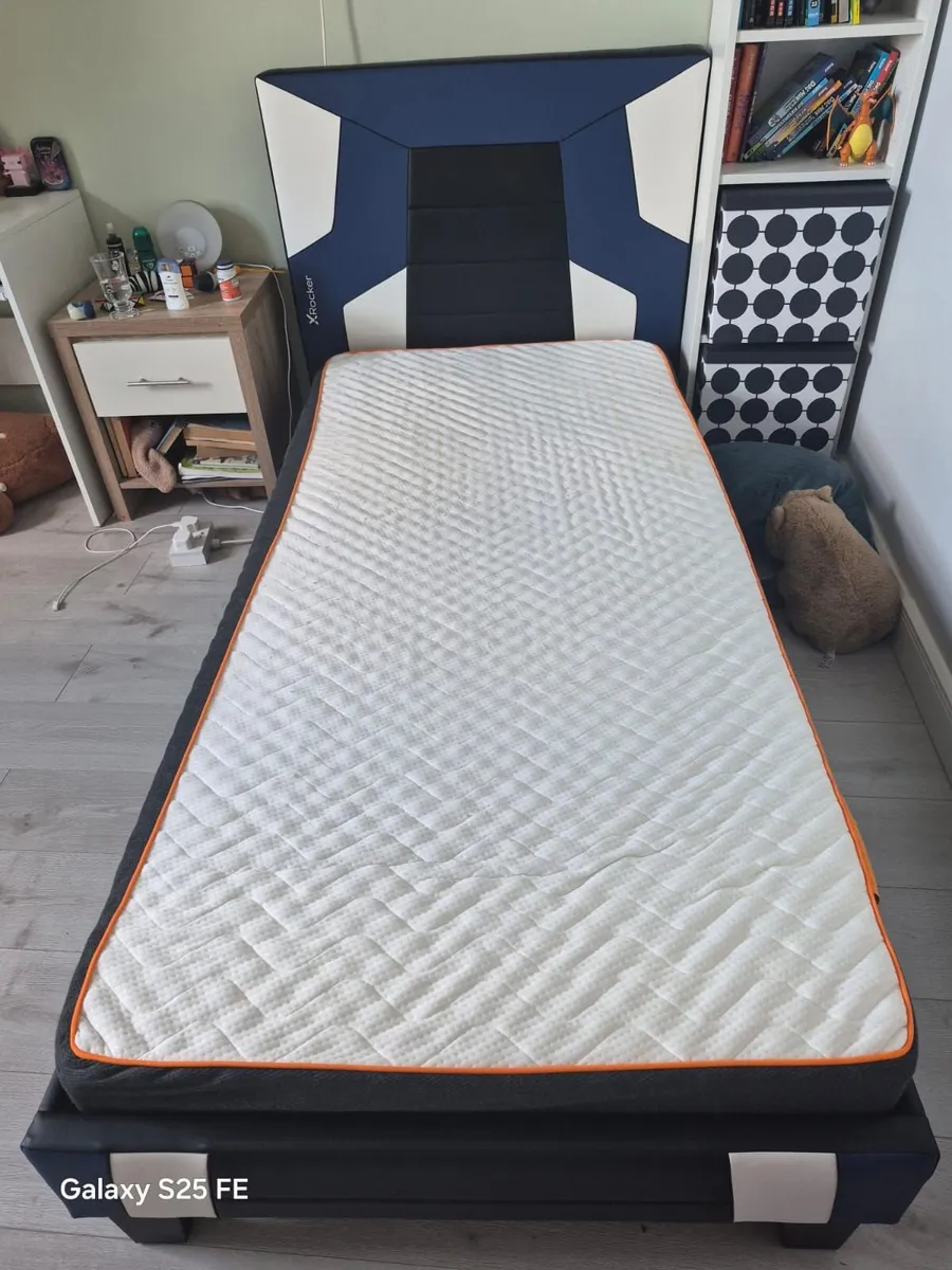 Bed - Image 2