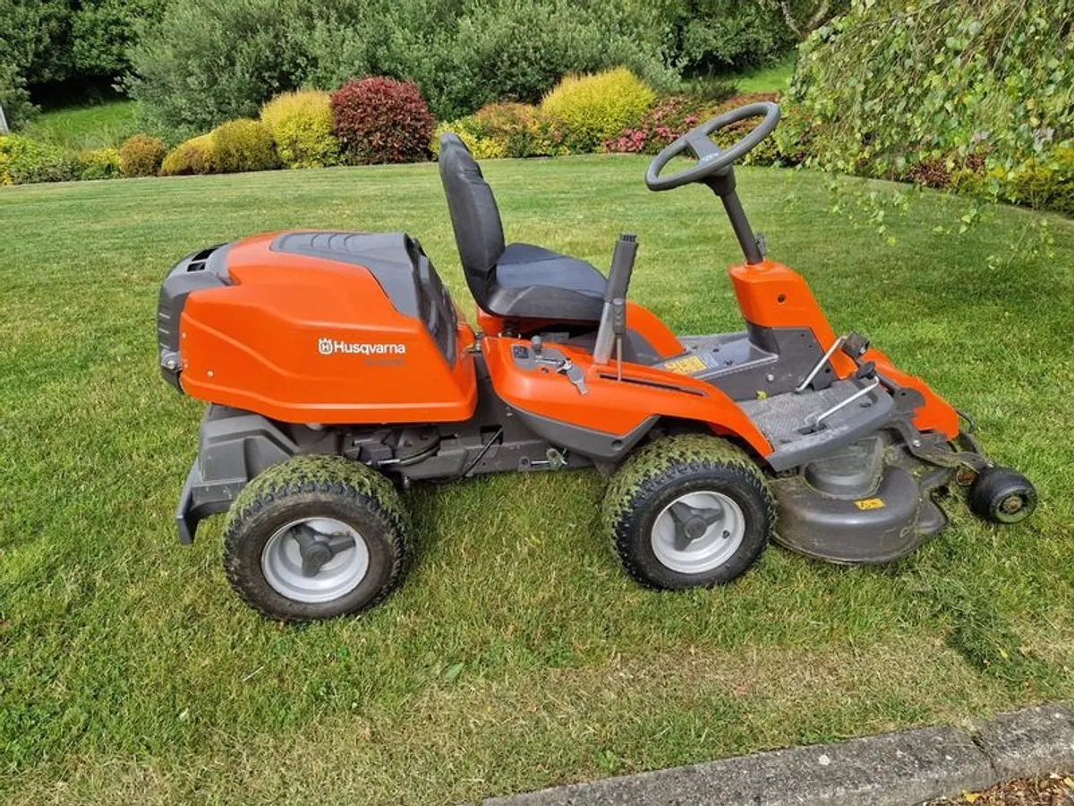 Ride on Lawnmower - Image 1