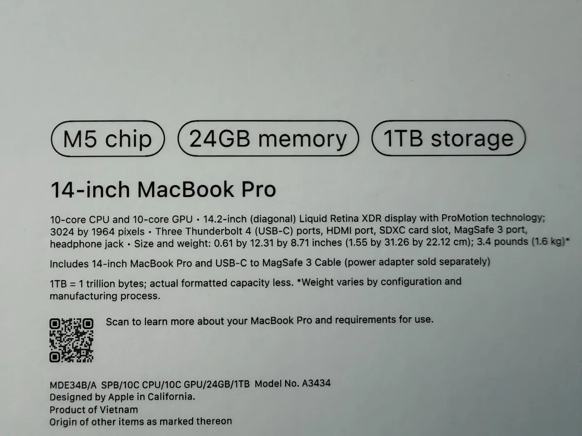 Mac Book - Image 1