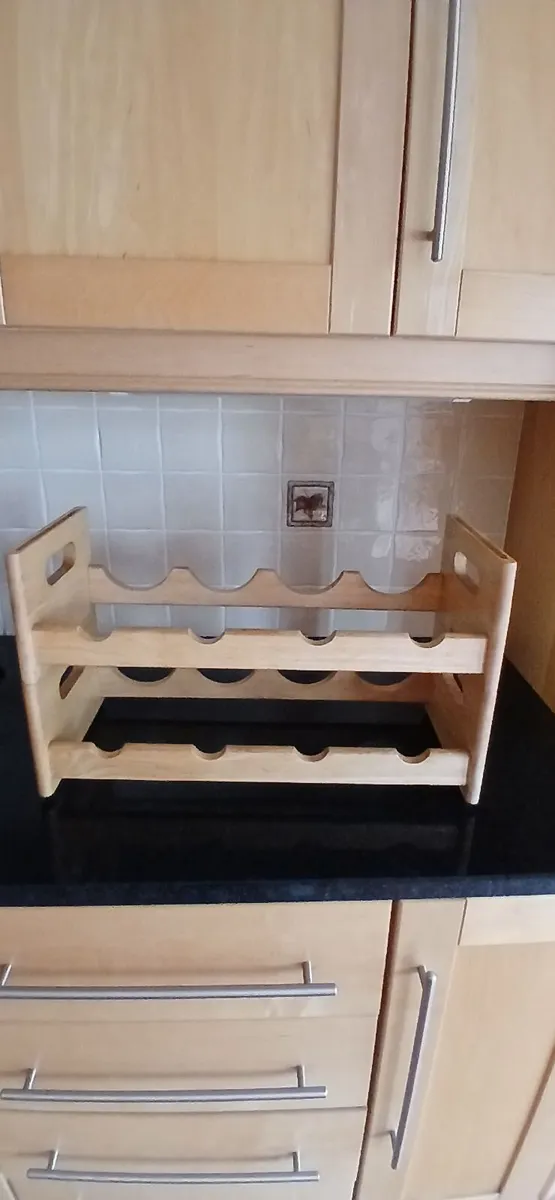 2 wine racks. Stacking.  Holds 8 bottles. - Image 4