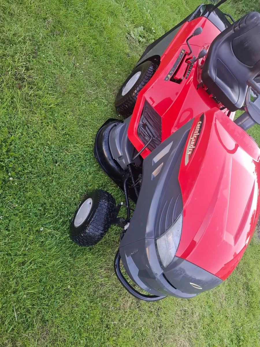 Castlegarden ride on mower - Image 2