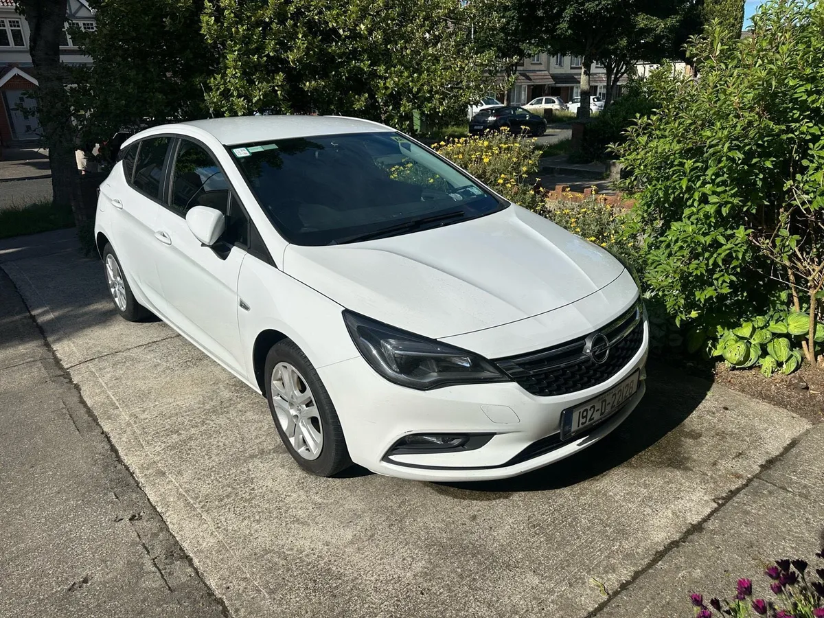 Opel Astra 1.6d - Image 1
