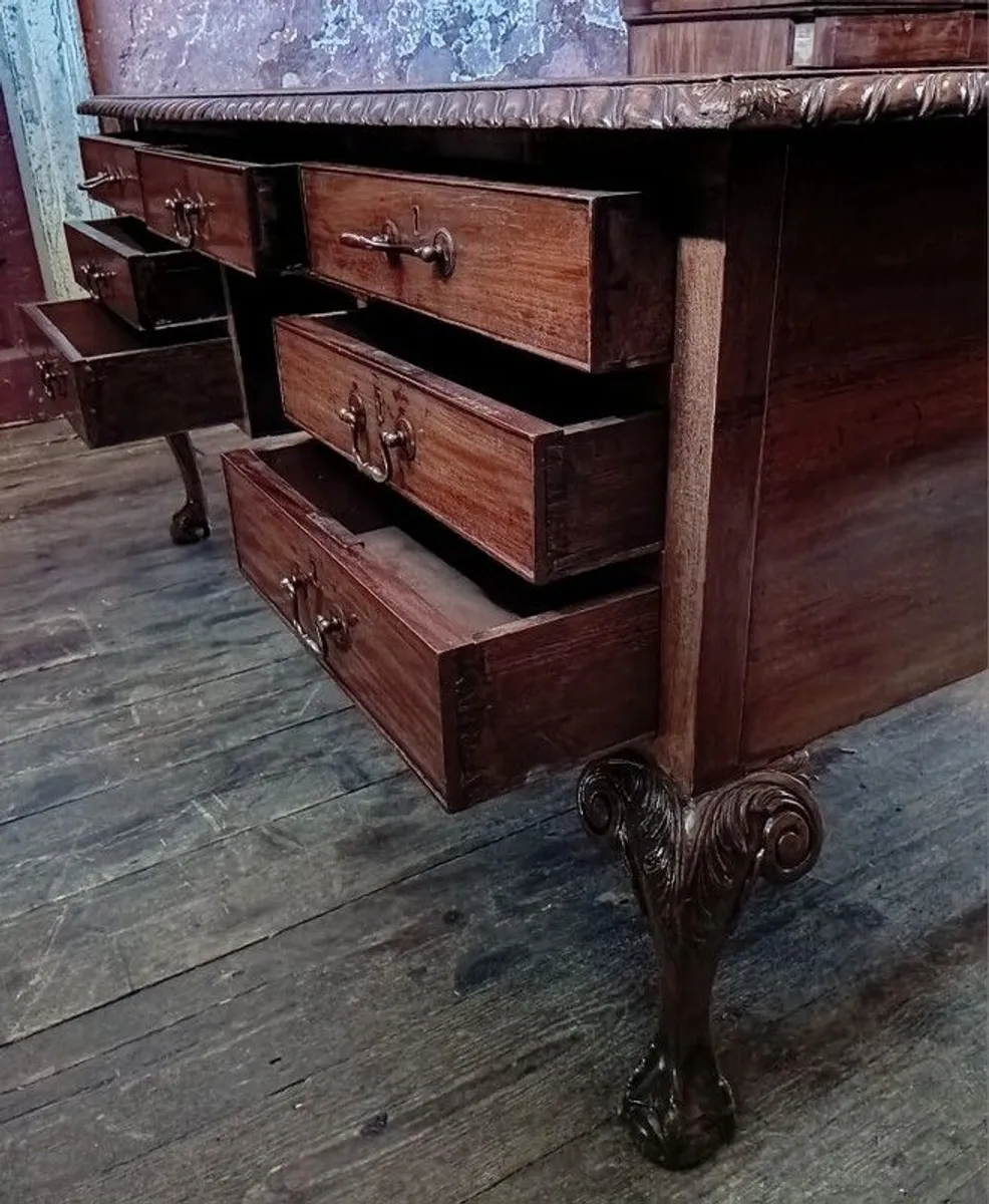 A Chippendale style mahogany Partners Desk - Image 3