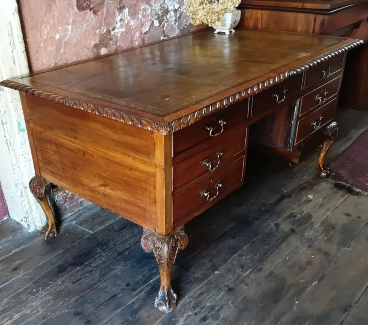 A Chippendale style mahogany Partners Desk - Image 4