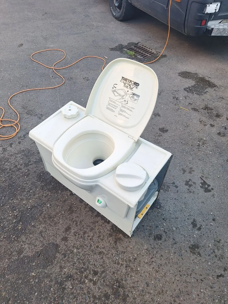 Thetford campervan toilet C400 series - Image 3
