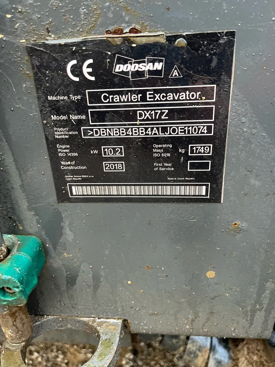 1.7 ton Doosan excavator - Image 4