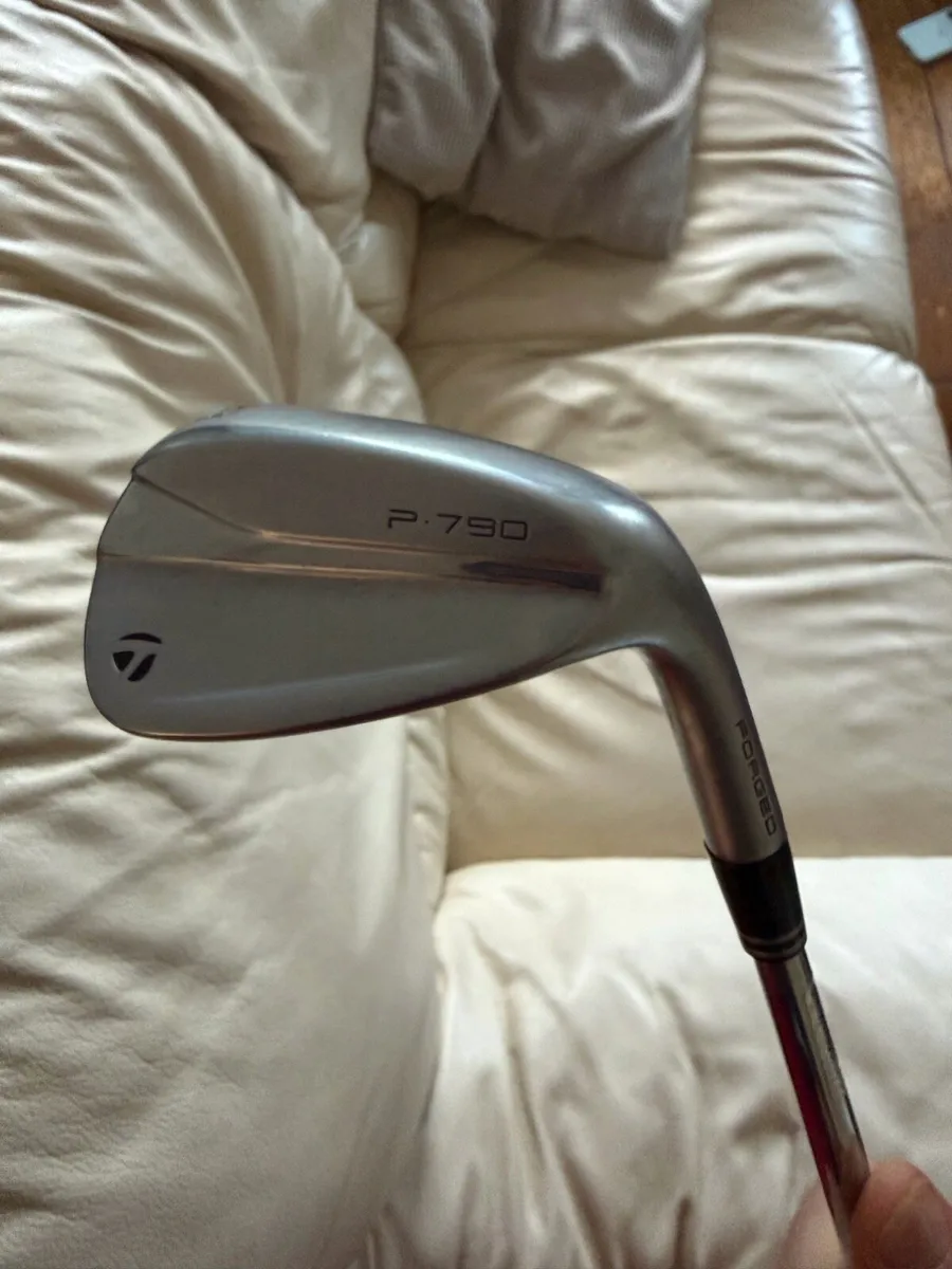Taylormade P790 Gap Wedge - Image 1