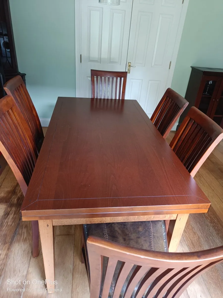Table &Chairs - Image 2