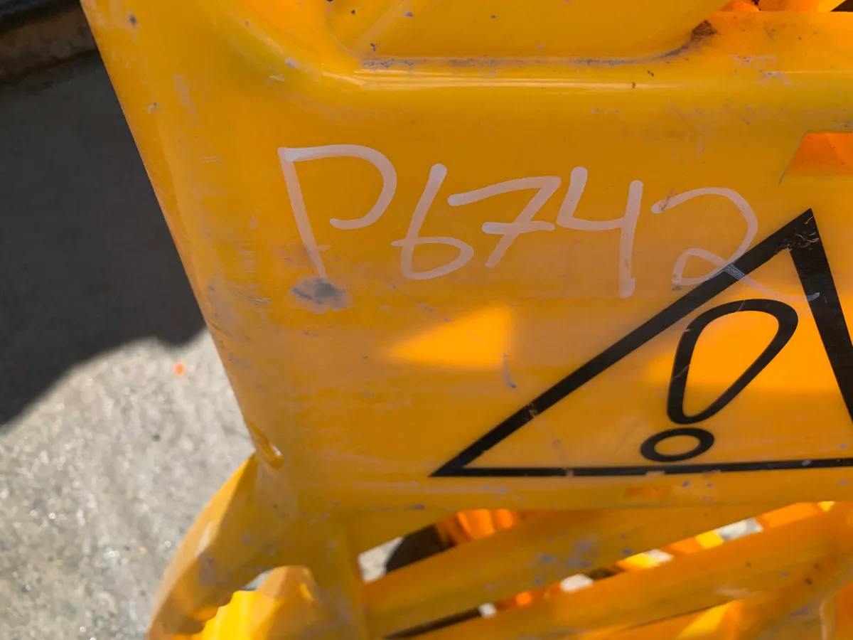 Expandable Plastic Safety Barrier - Image 4