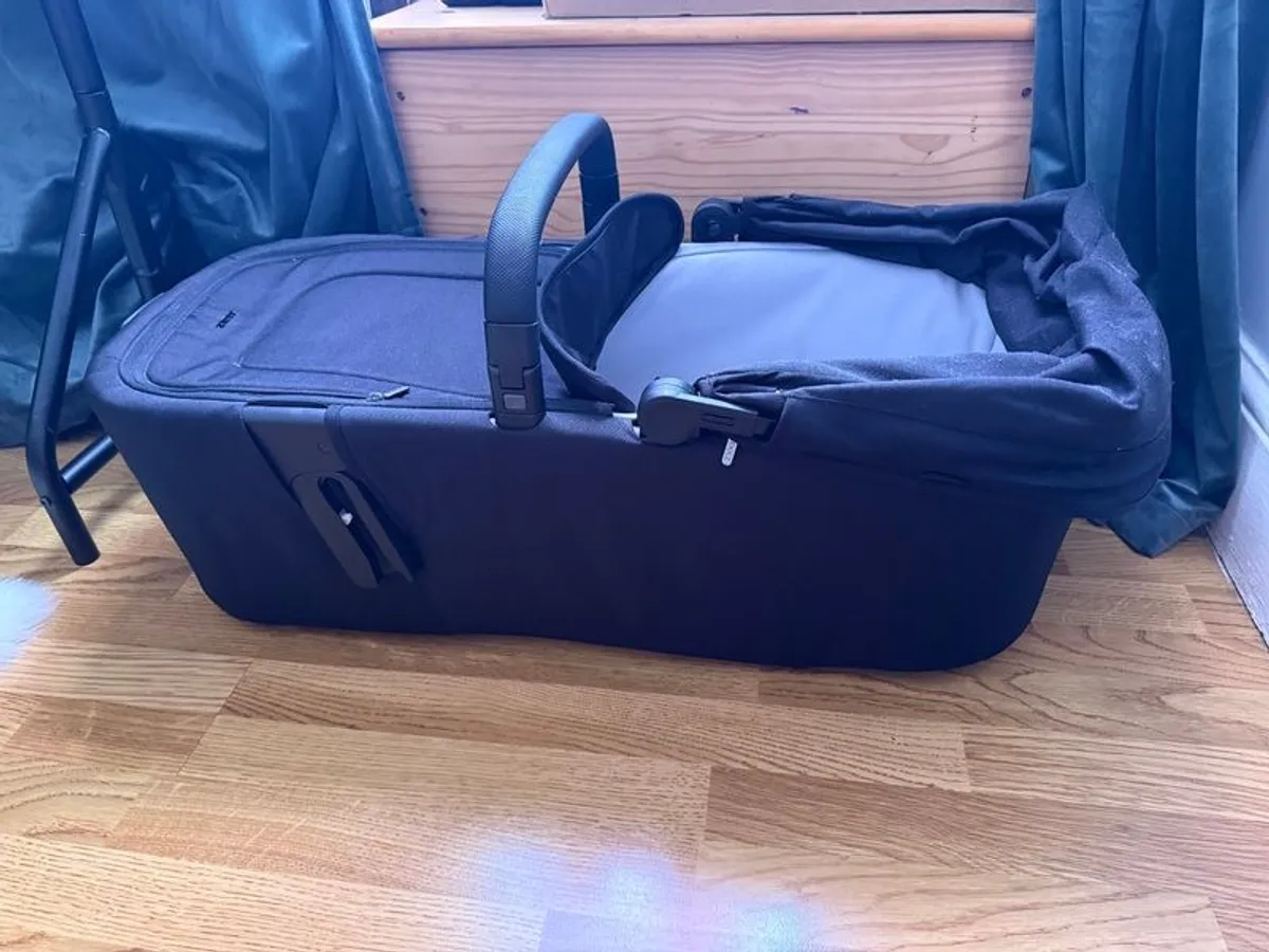 Joolz Aer2 Carrycot - Image 1