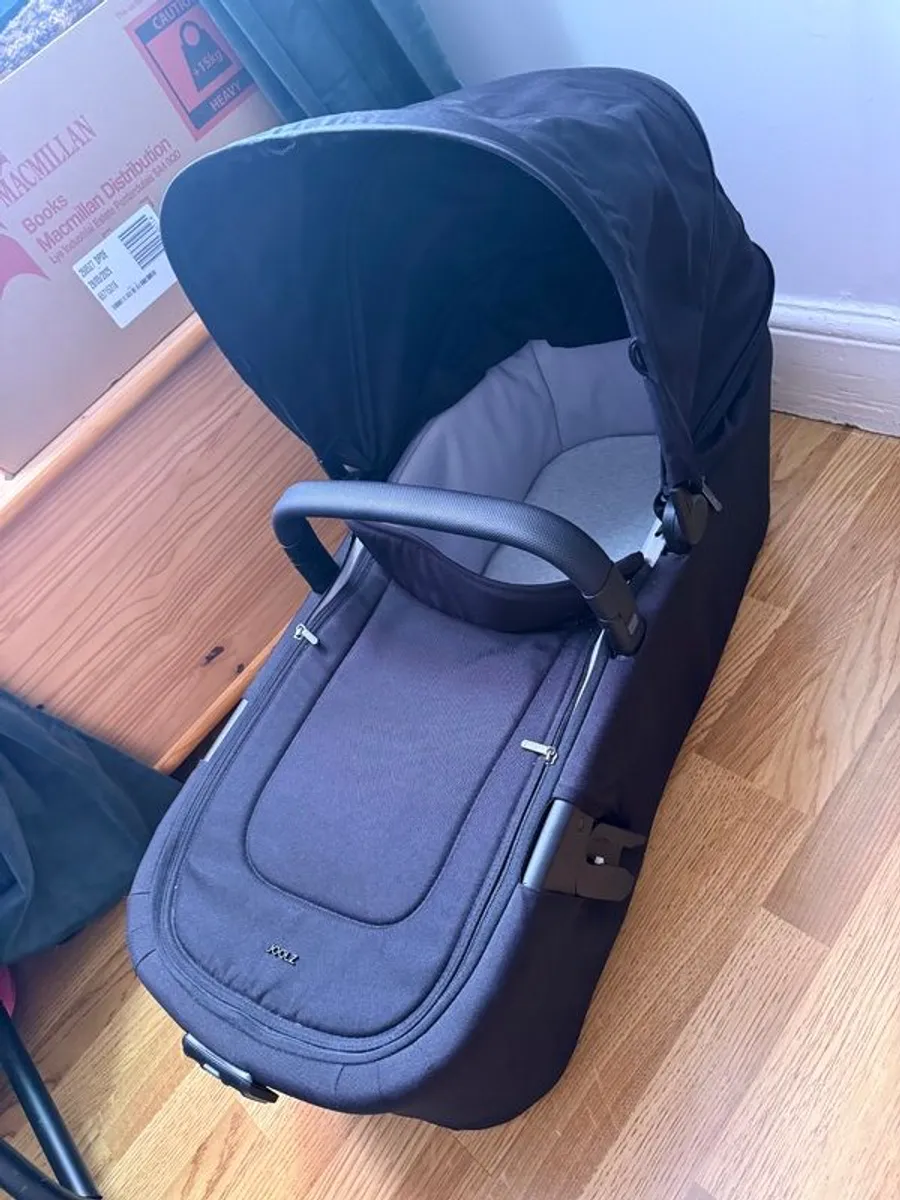 Joolz Aer2 Carrycot - Image 4