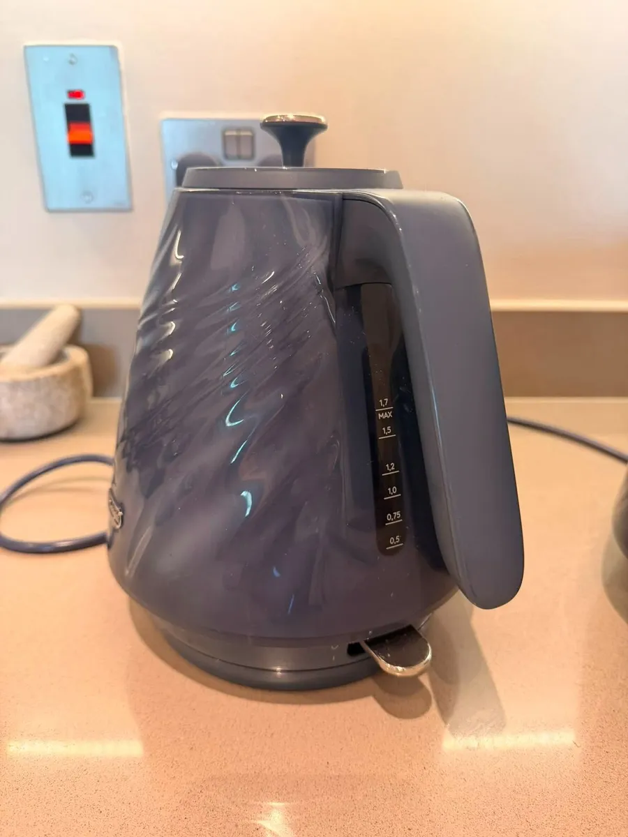 De'Longhi Ballerina Kettle & 4-Slice Toaster Set - Image 3