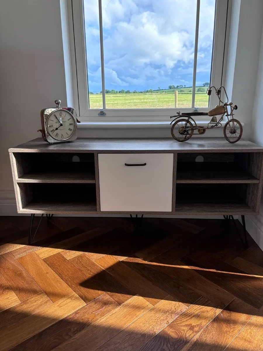 TV console table / sideboard - Image 2