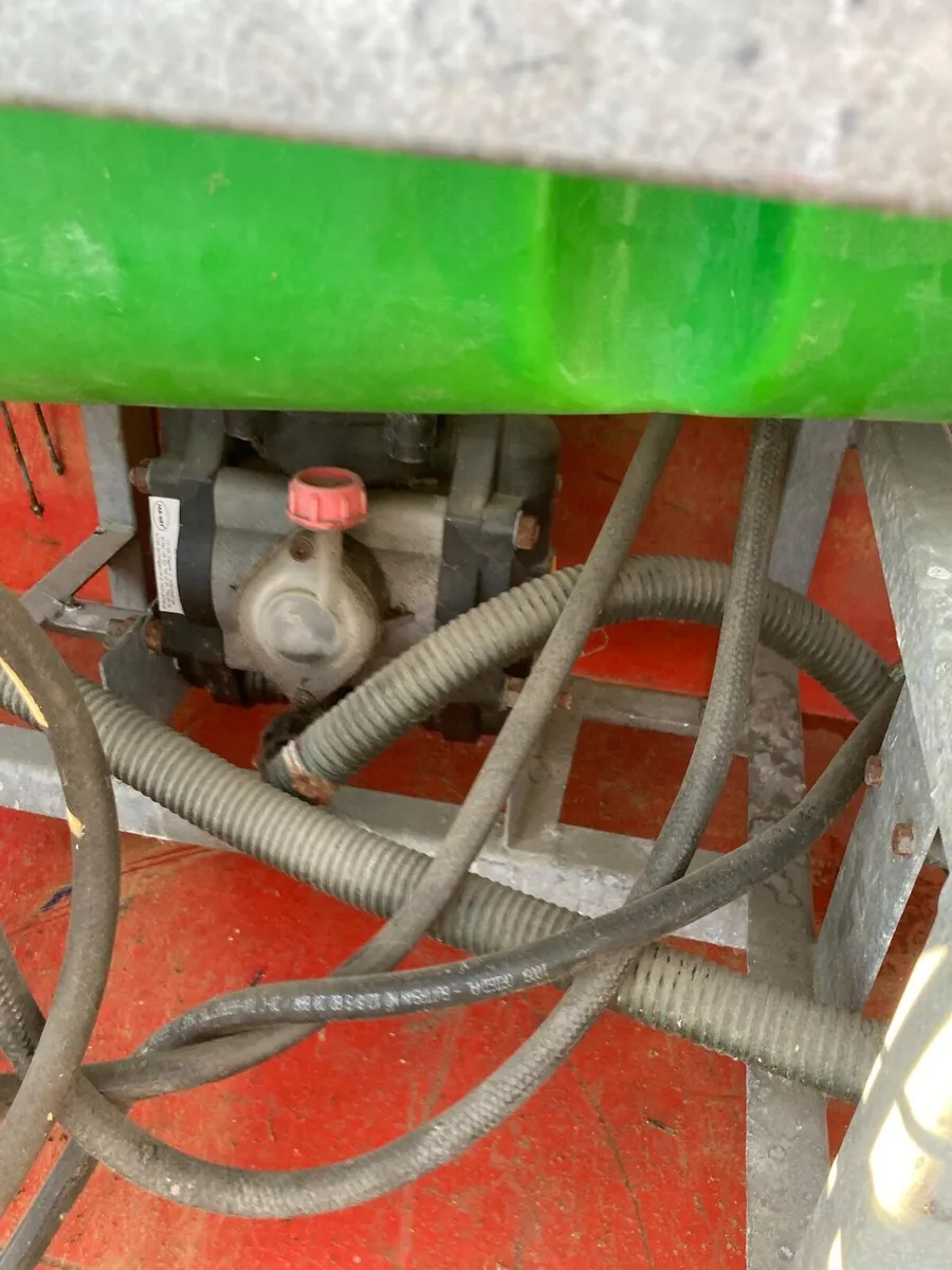 Sprayer - Image 4