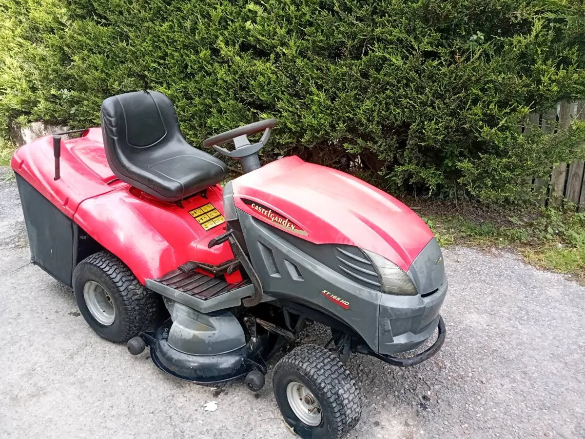 Castle garden mower 40 inch cut v honda engine - Image 1