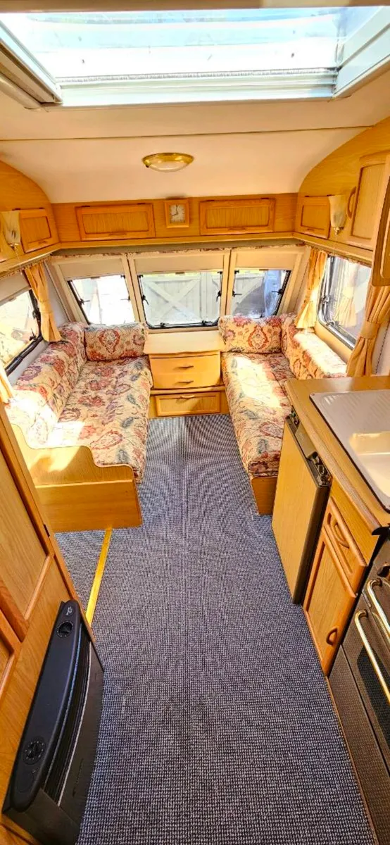 4/5 Berth Bailey Caravan with fixed bedroom - Image 2