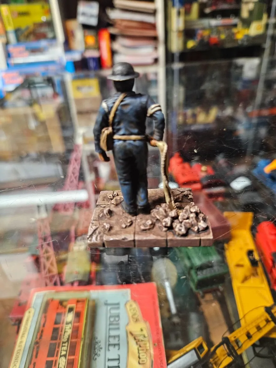 Corgi WW2 British Civilians at War - Image 2