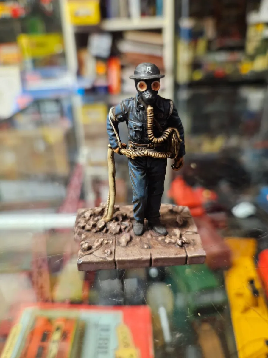 Corgi WW2 British Civilians at War - Image 1