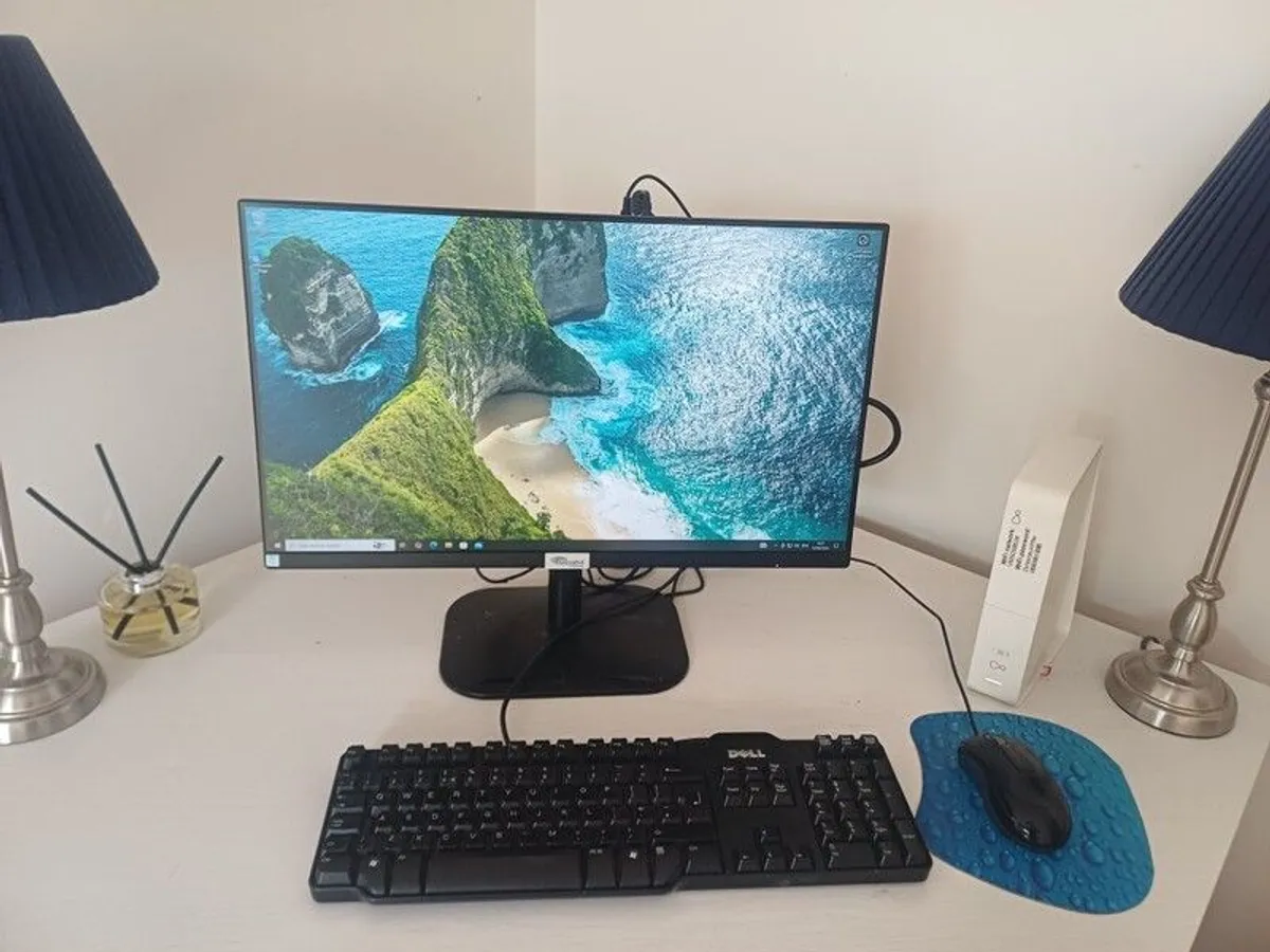 Compaq PC For Sale - Image 1