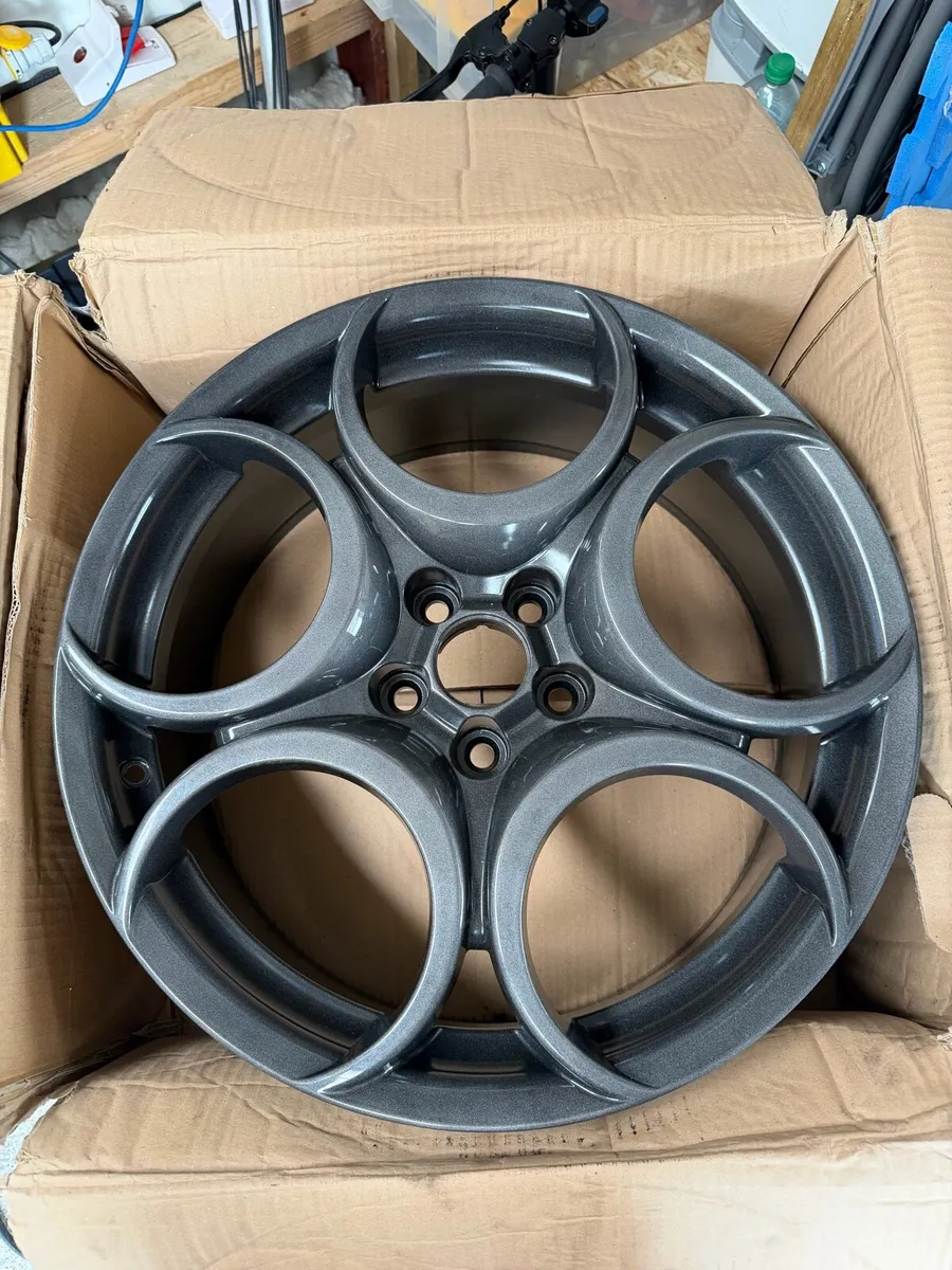 19” Original Alfa Romeo - SE Prodrive Alloy Wheel - Image 1