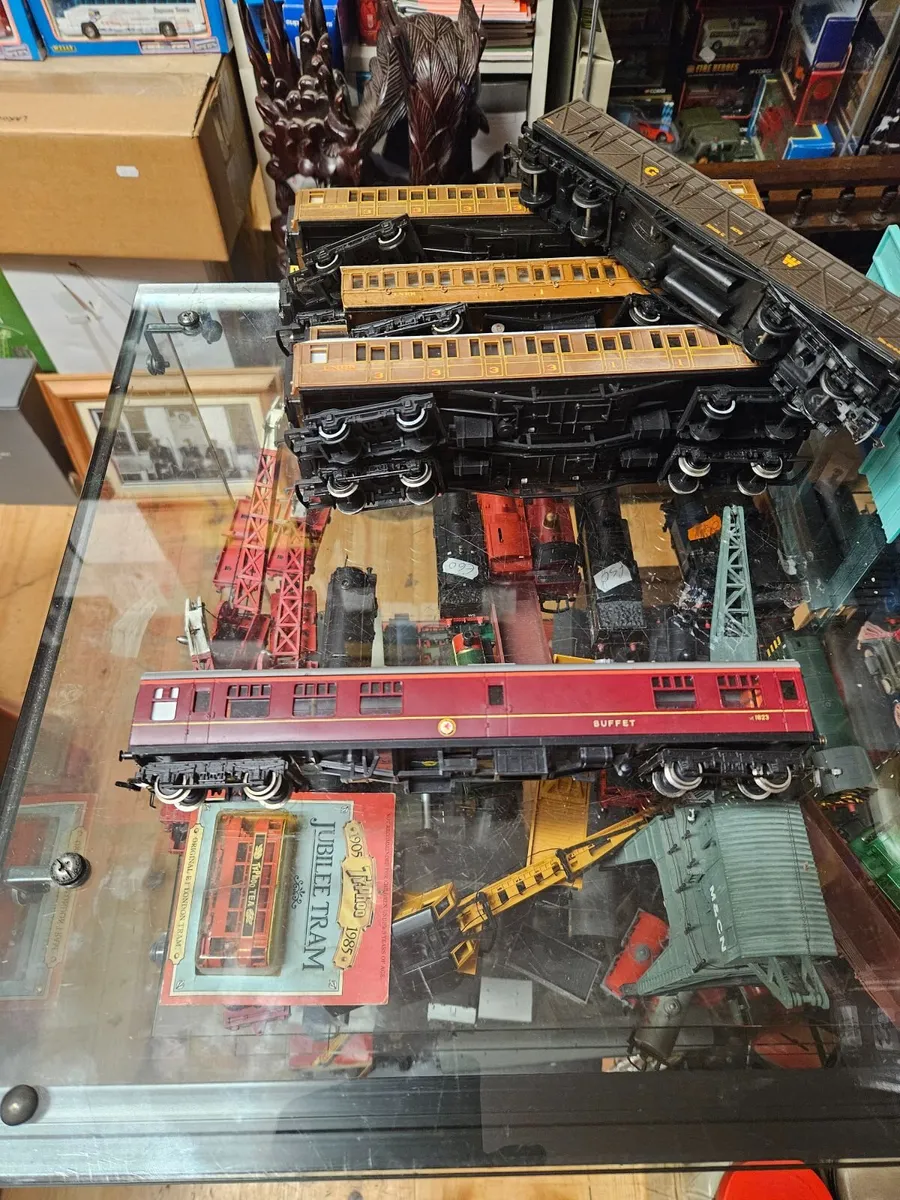Hornby OO Gauge Carraige