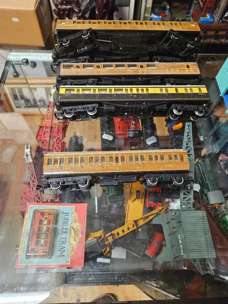 Hornby OO Gauge Carraige