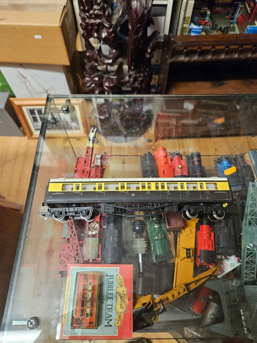Hornby OO Gauge Carraige