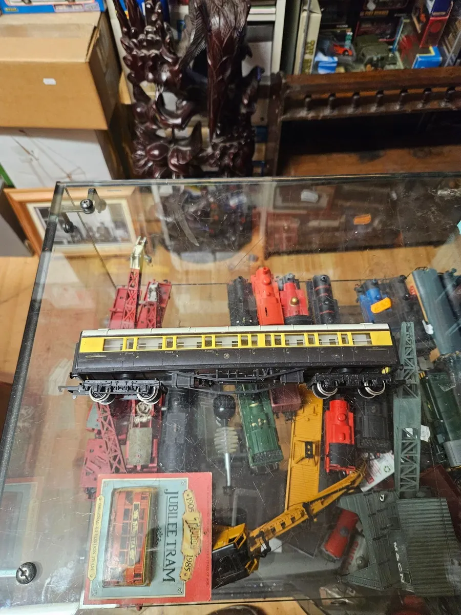 Hornby OO Gauge Carraige