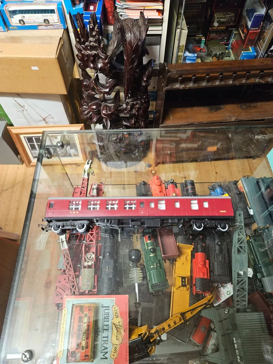 Hornby Lima Triang OO Gauge Carraige