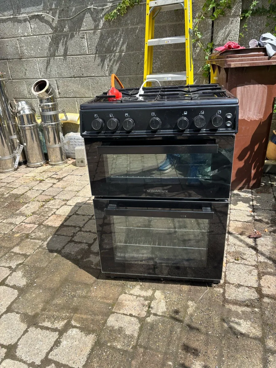 Gas cooker - Image 1