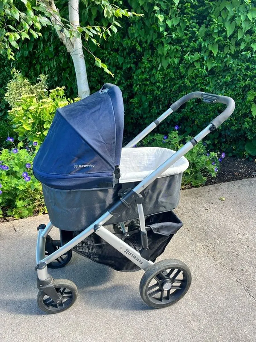 Uppa Baby Vista travel system - Image 1