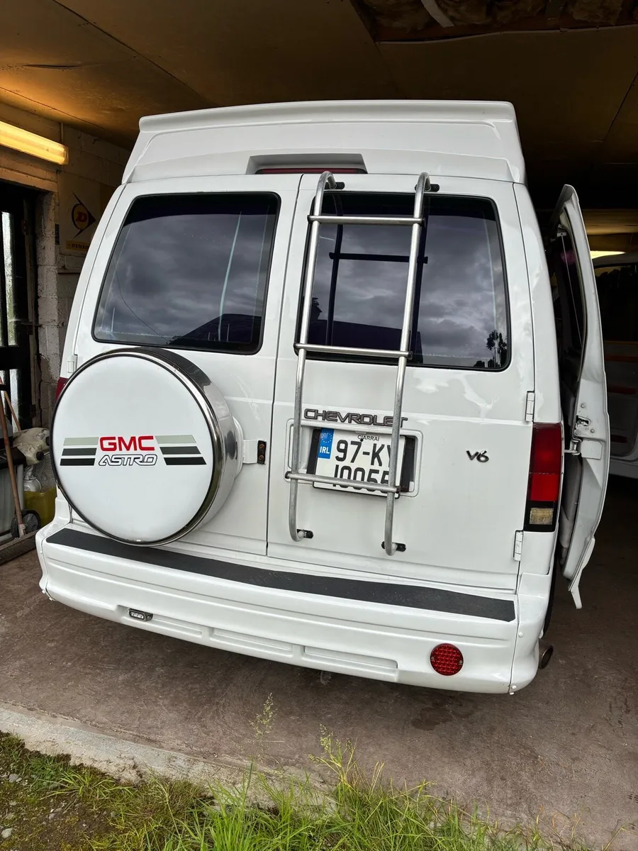Chevorlet Astro day/camper - Image 4