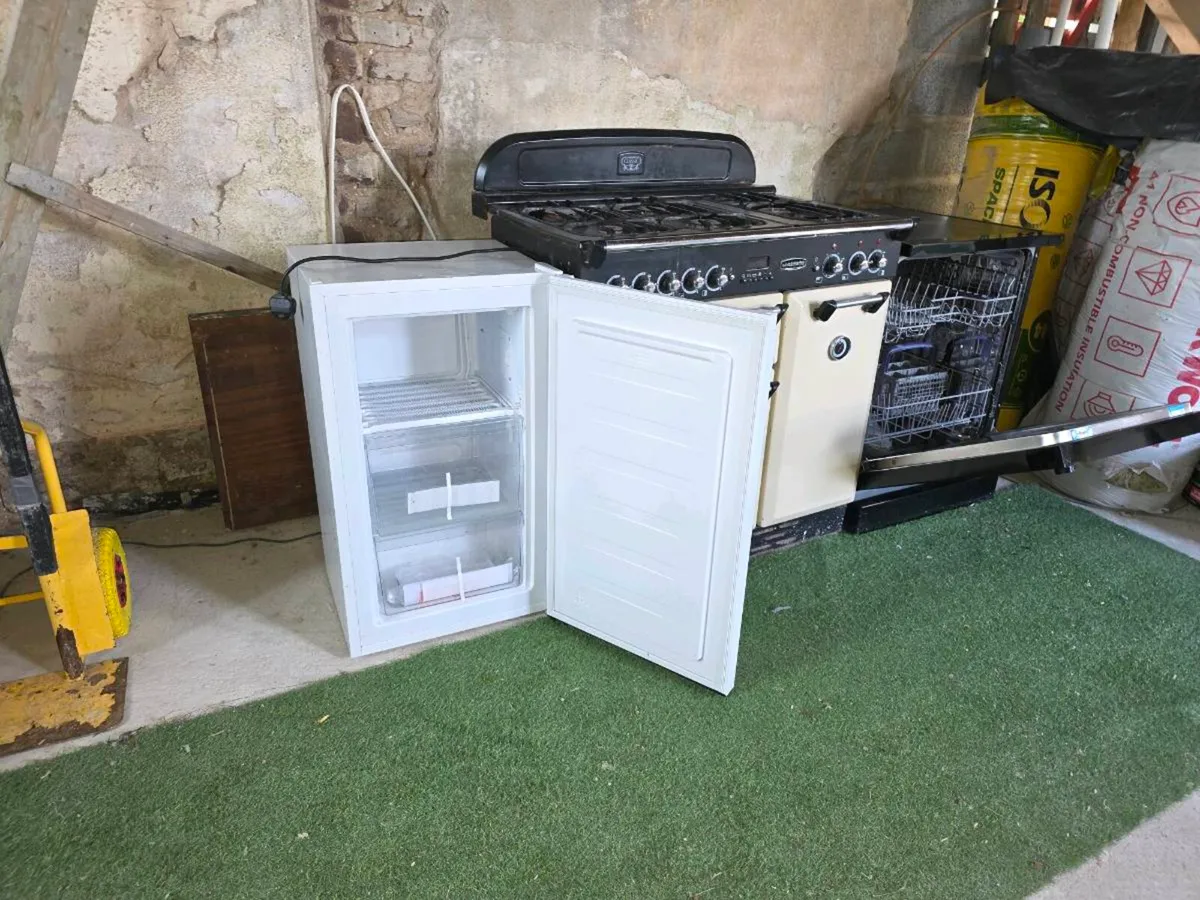 Stanley range master cooker, Freezer, Dishwasher. - Image 3