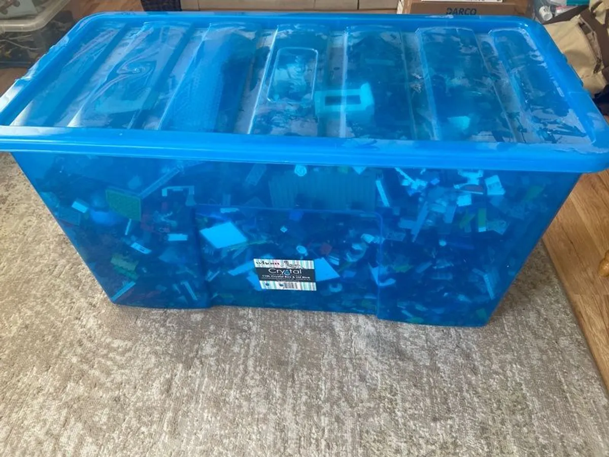 Huge amount of mixed up lego sets - Image 3