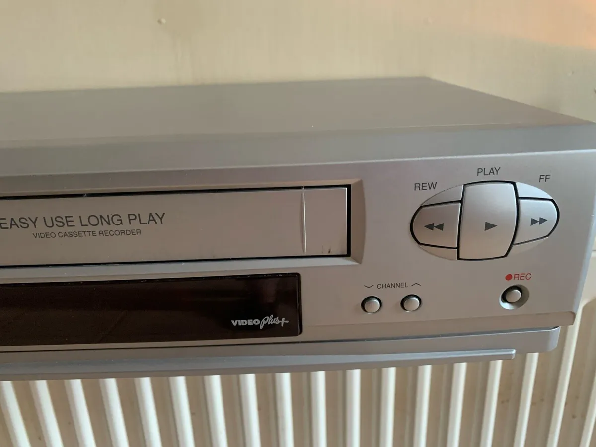 VCR player/recorder can post if required - Image 2