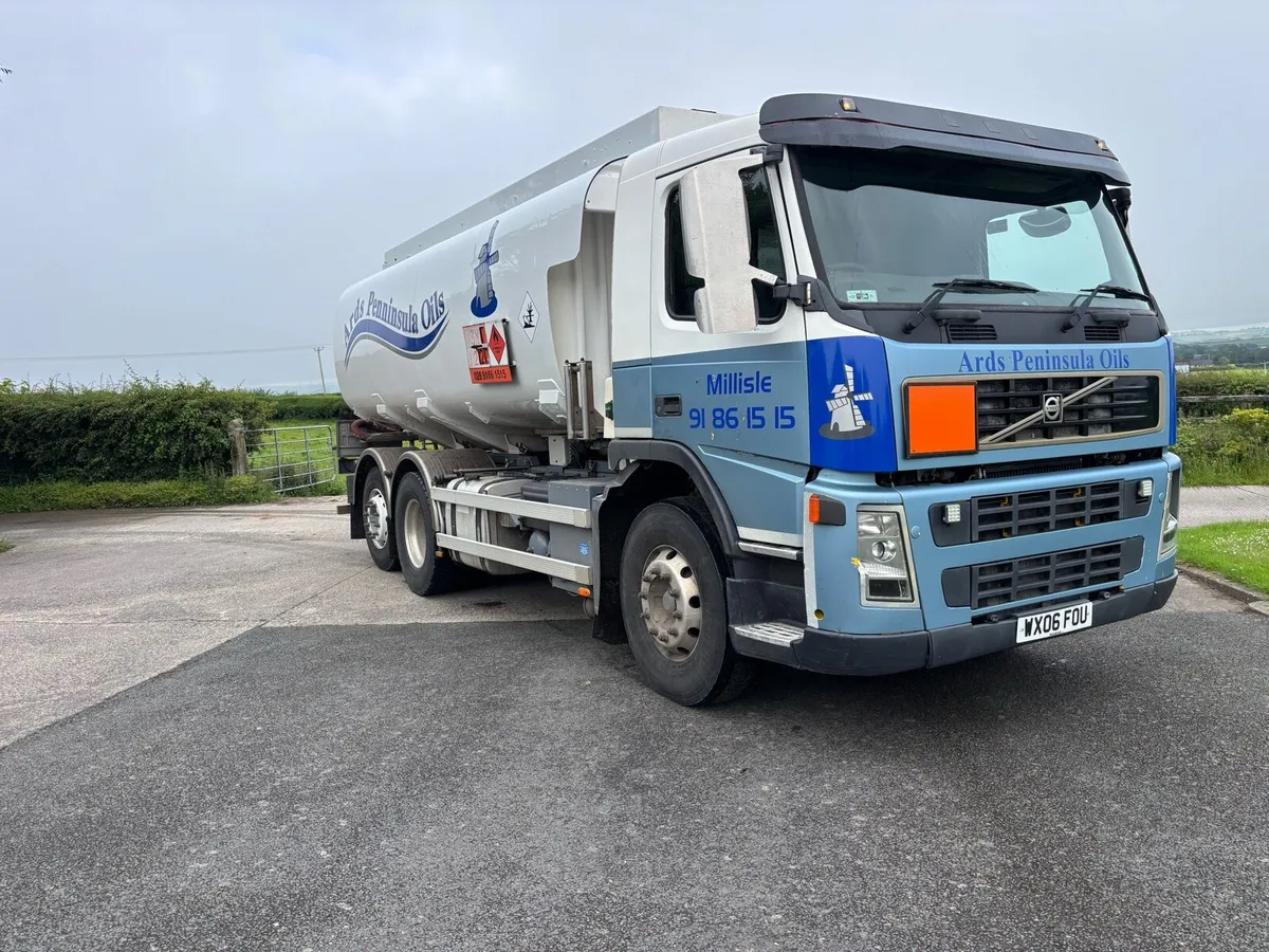 Volvo fm oil fuel tanker - Image 1