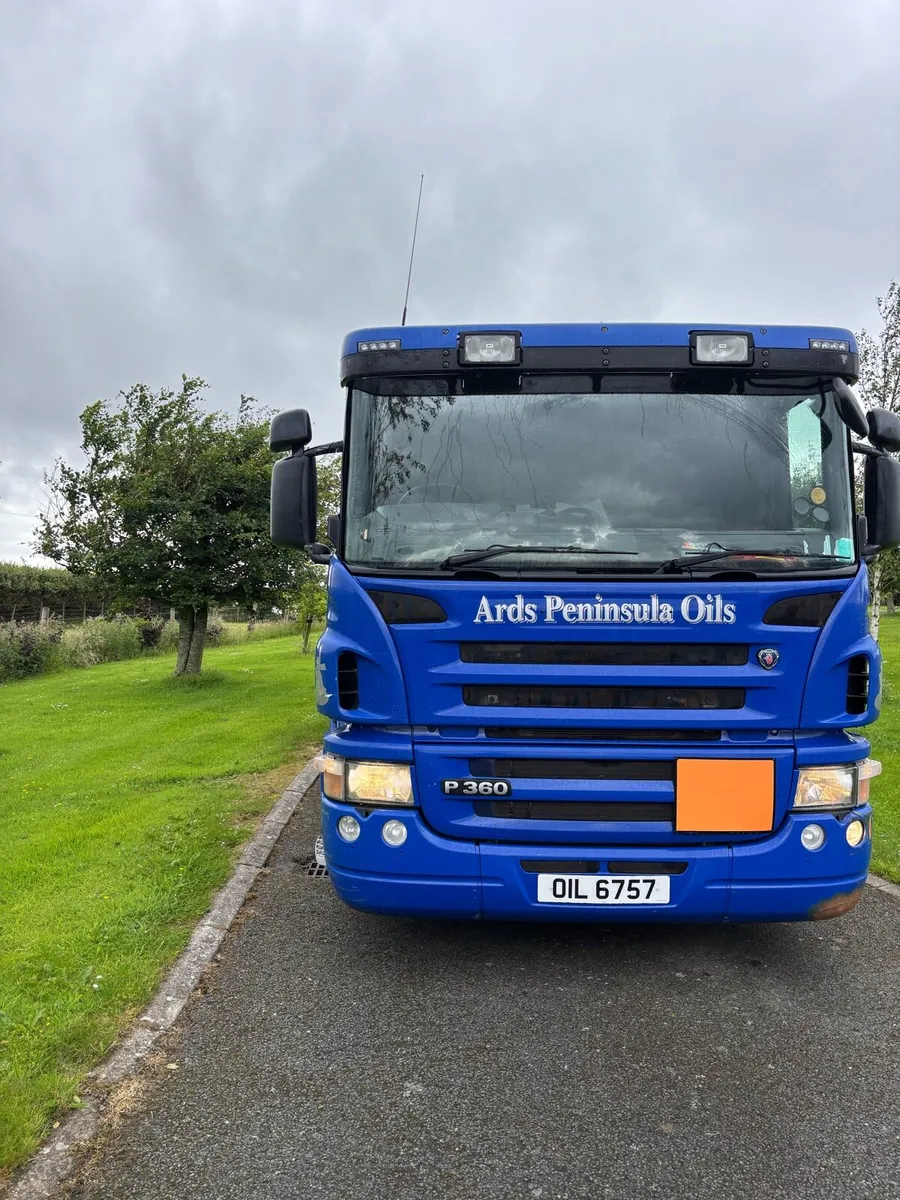 Scania p360 oil fuel tanker - Image 2