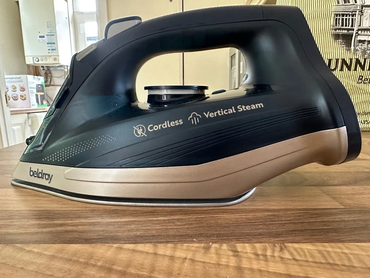 Cordless Steam Iron - Image 1