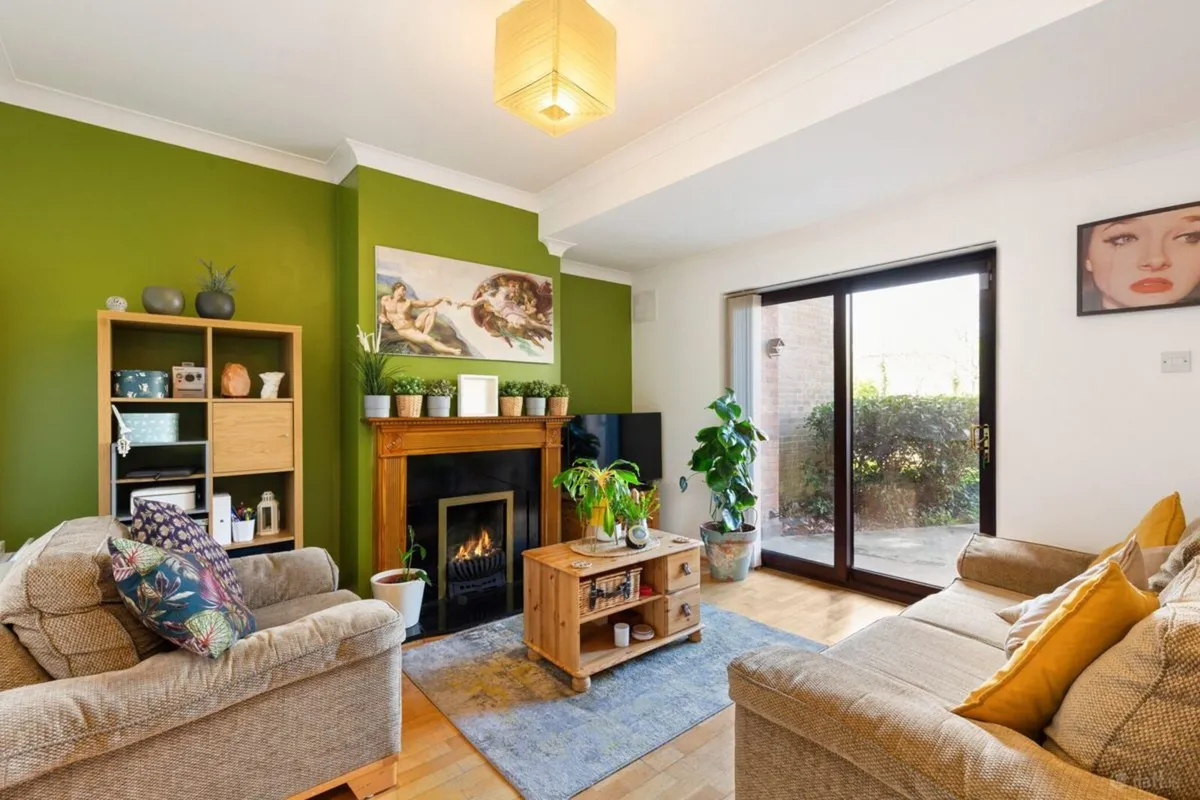 Free sofa suite - Image 2
