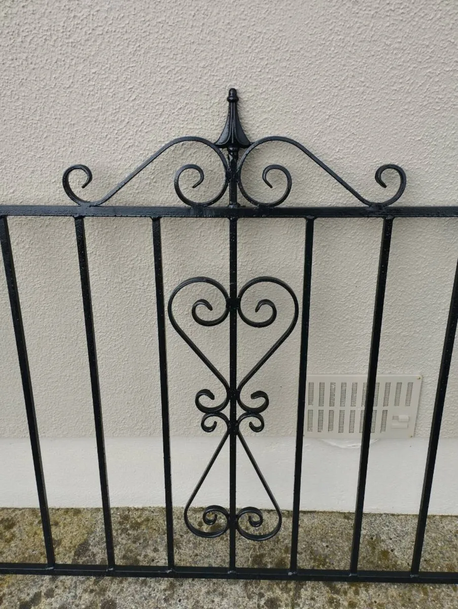 House Gates - Image 2