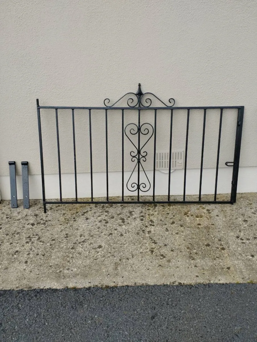 House Gates - Image 4