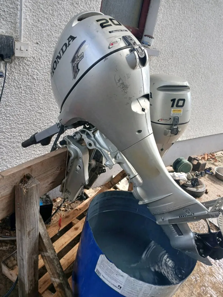 20hp Honda longshaft electirc start outboard - Image 2