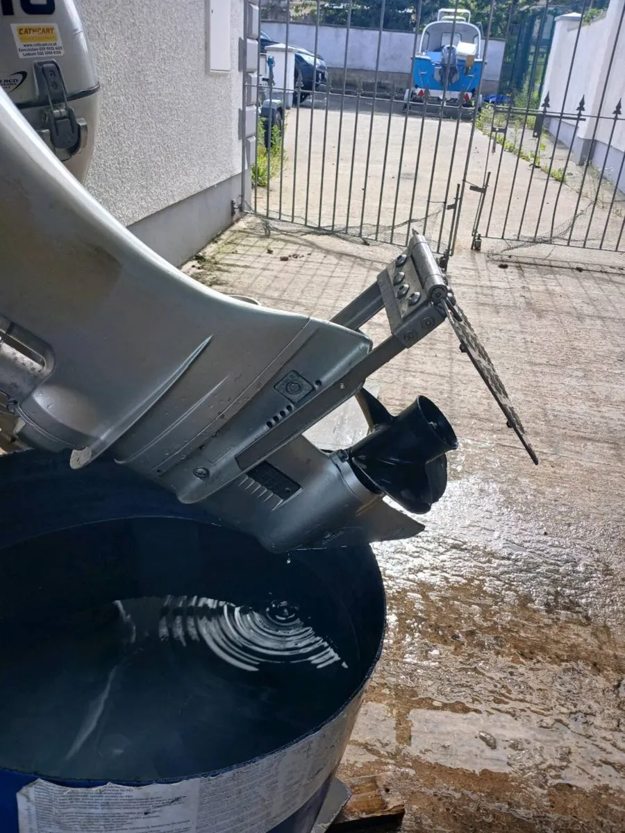 20hp Honda longshaft electirc start outboard - Image 3